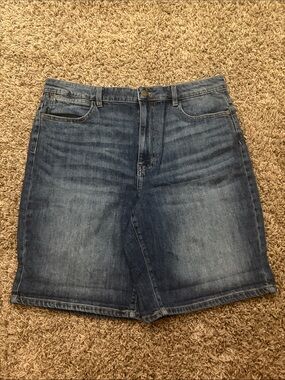 Wrangler High Waist Denim Shorts in Medium Blue